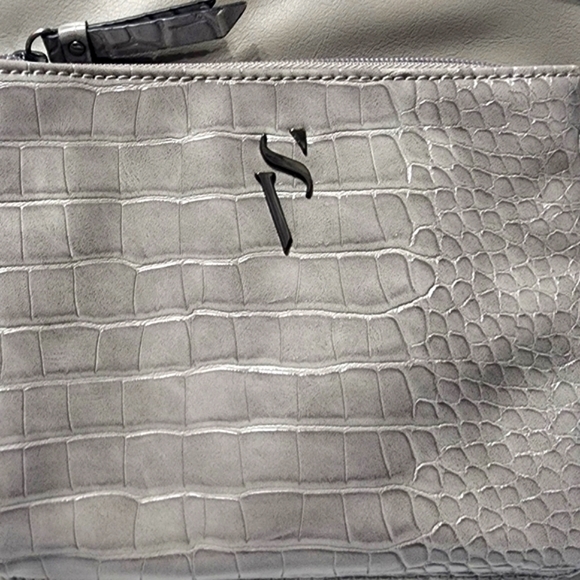 Elegant Simply Vera Gray Shoulder Bag with Croc-Embossed Design - Picture 8 of 12